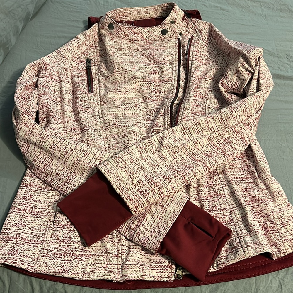 Mondetta double zip jacket, white with maroon/deep dark pink